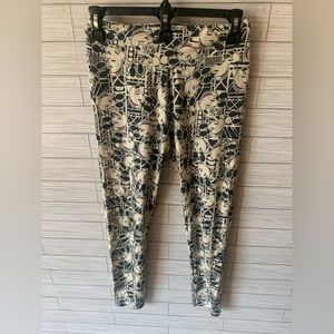 Lula Roe disney Mickey Mouse leggings